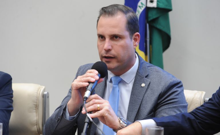 Projeto proíbe reserva de mercado na pesca esportiva e exige base científica para restrições estaduais