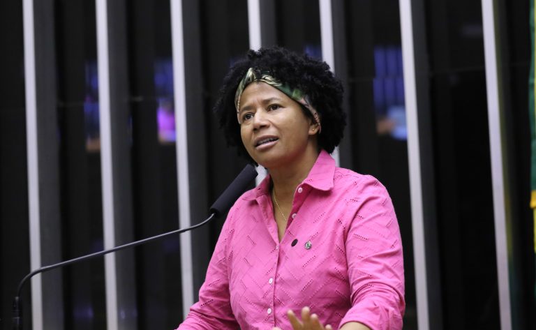 Comissão aprova classificação de espinha bífida aberta como deficiência